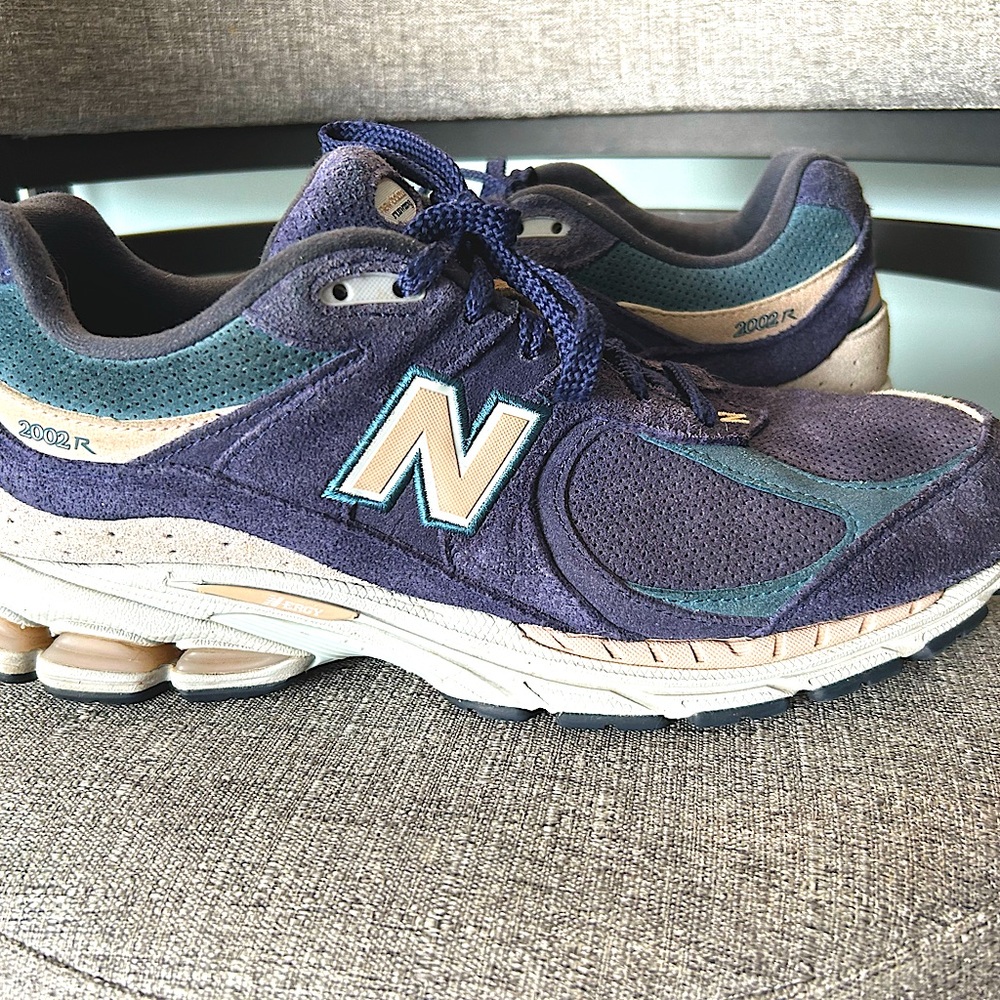 New Balance 2002R Sneakers